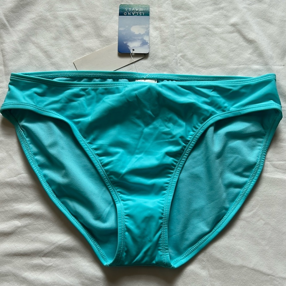 Island Waves Women’s Swimsuit Bottom W/protected strip, still in Size 12…